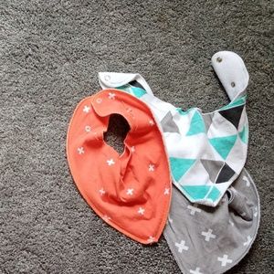 Set of 3 Stylish bibs